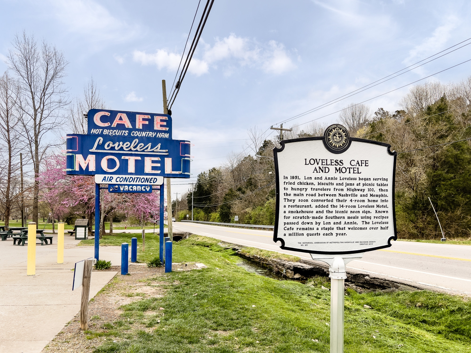 Signage of the Loveless Cafe, a beloved Nashville landmark for those moving to Tennessee