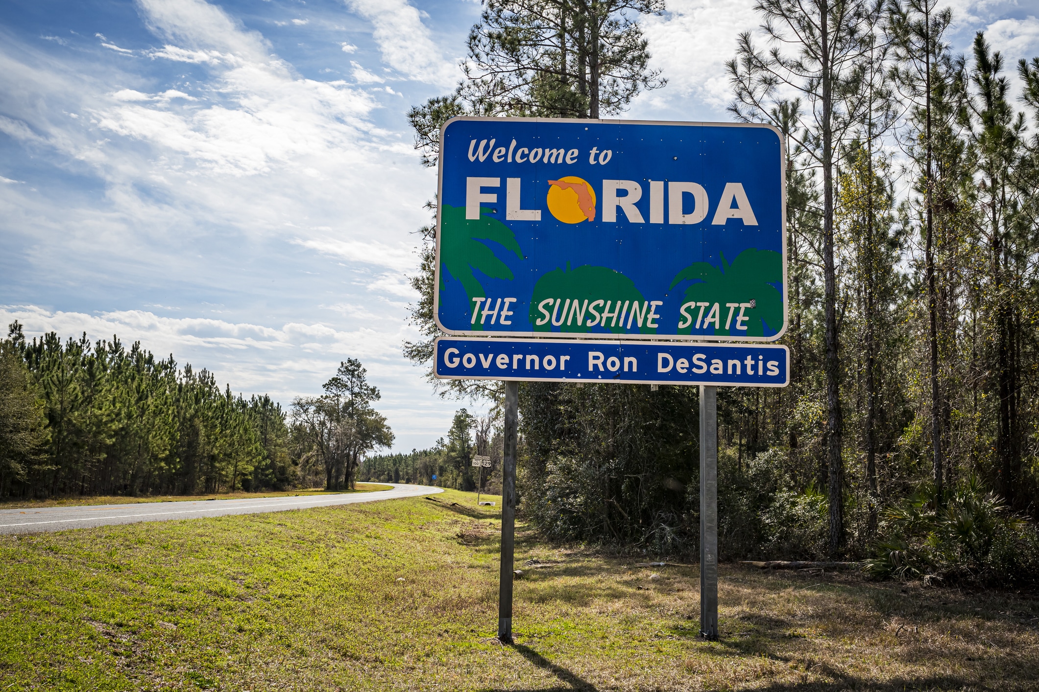 A “Welcome to Florida” sign greeting those who are moving to Florida