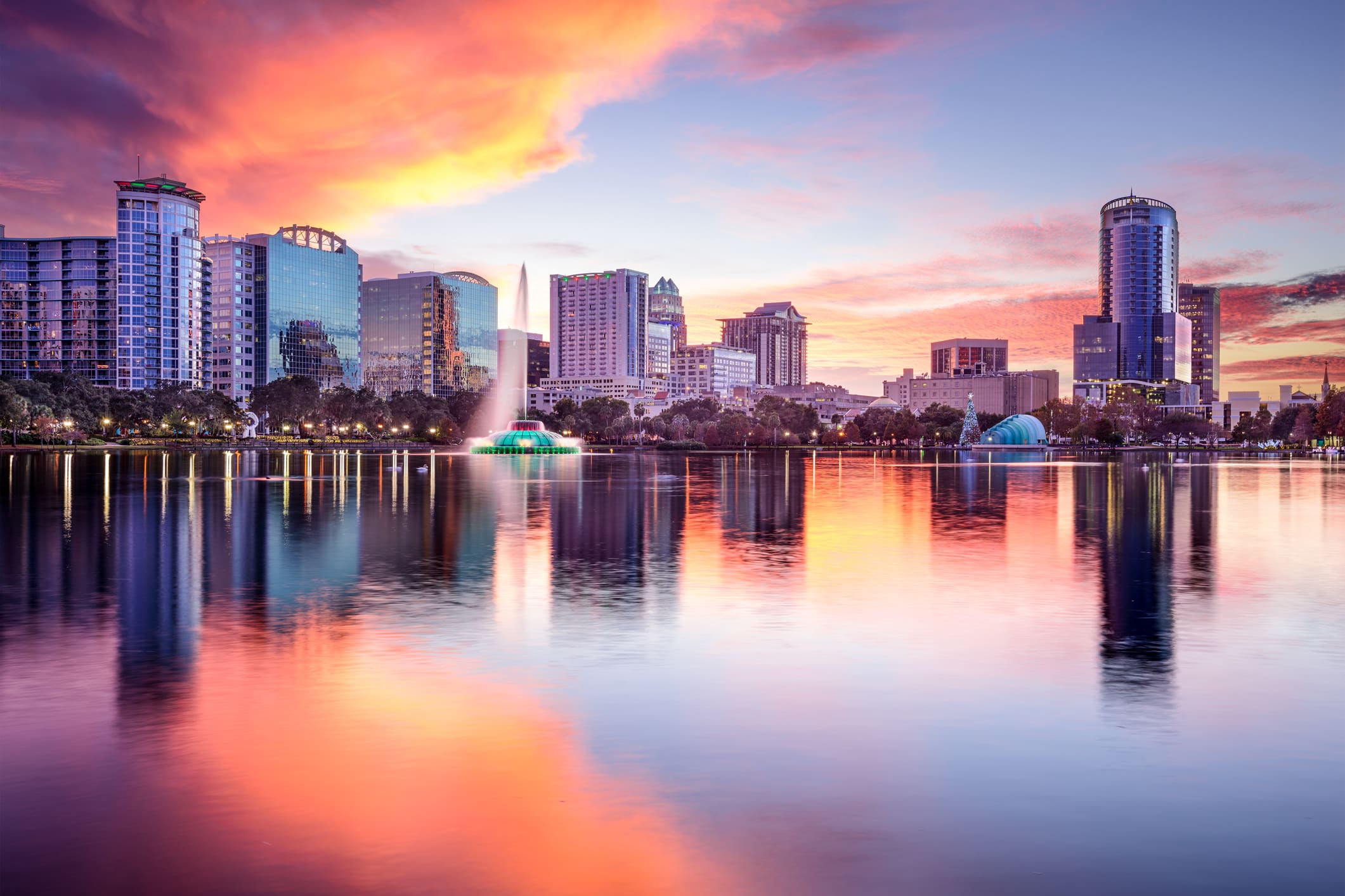 Lake Eola Park, featuring beautiful views of the Orlando skyline, a great perk of moving to Orlando