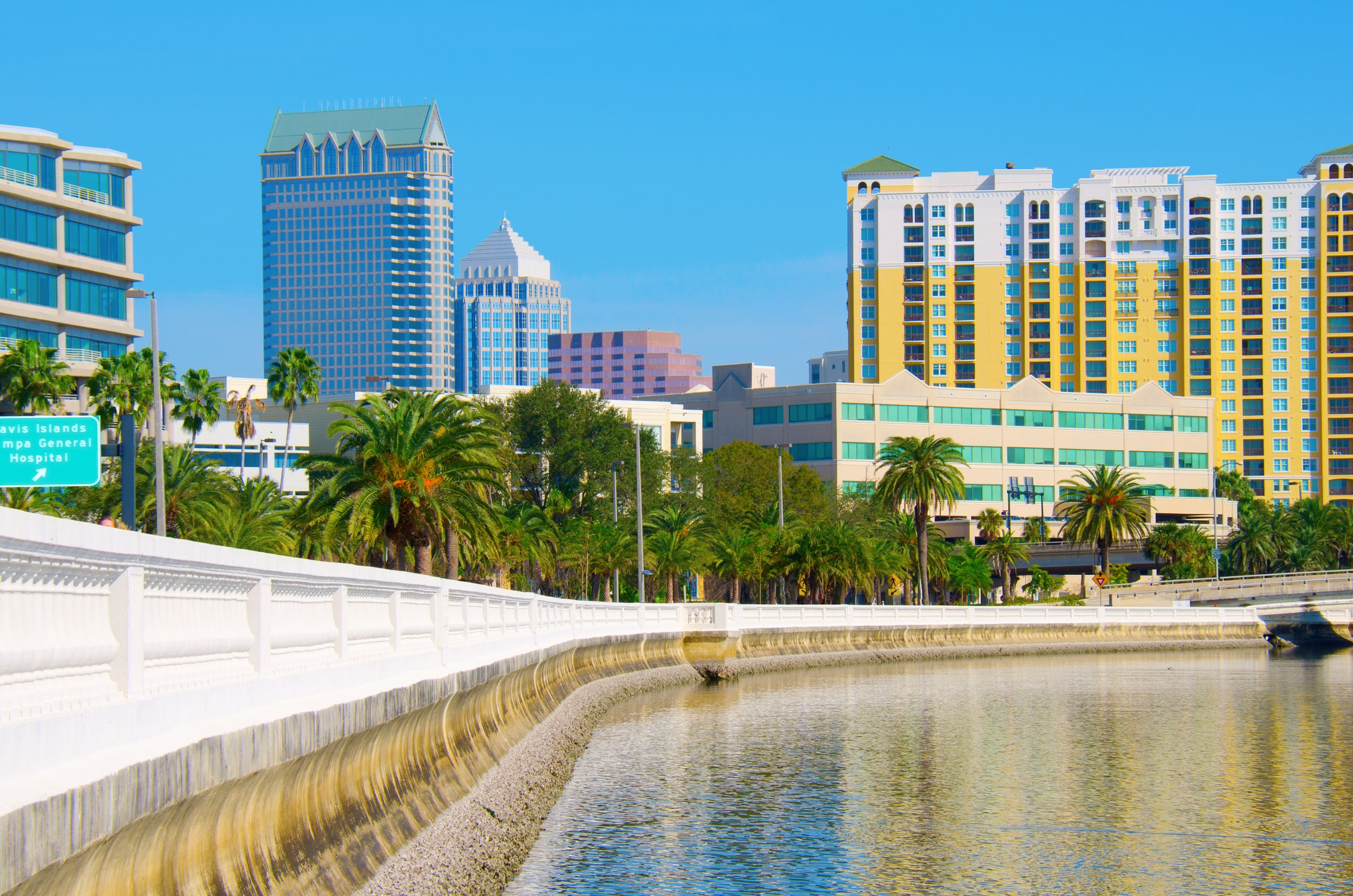 North Hyde Park, one of the best Tampa Neighborhoods, viewed from Bayshore Boulevard