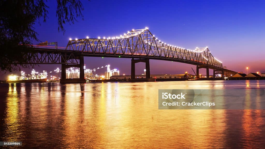 istockphoto-543209864-1024x1024 Horace Wilkinson Bridge crosses over the Mississippi River at night in Baton Rouge, Louisiana