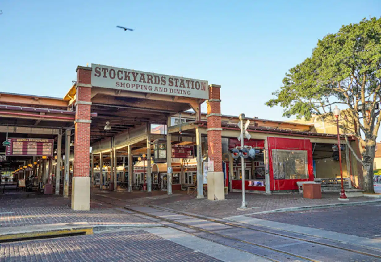 moving-to-fort-worth-stockyards-station-04