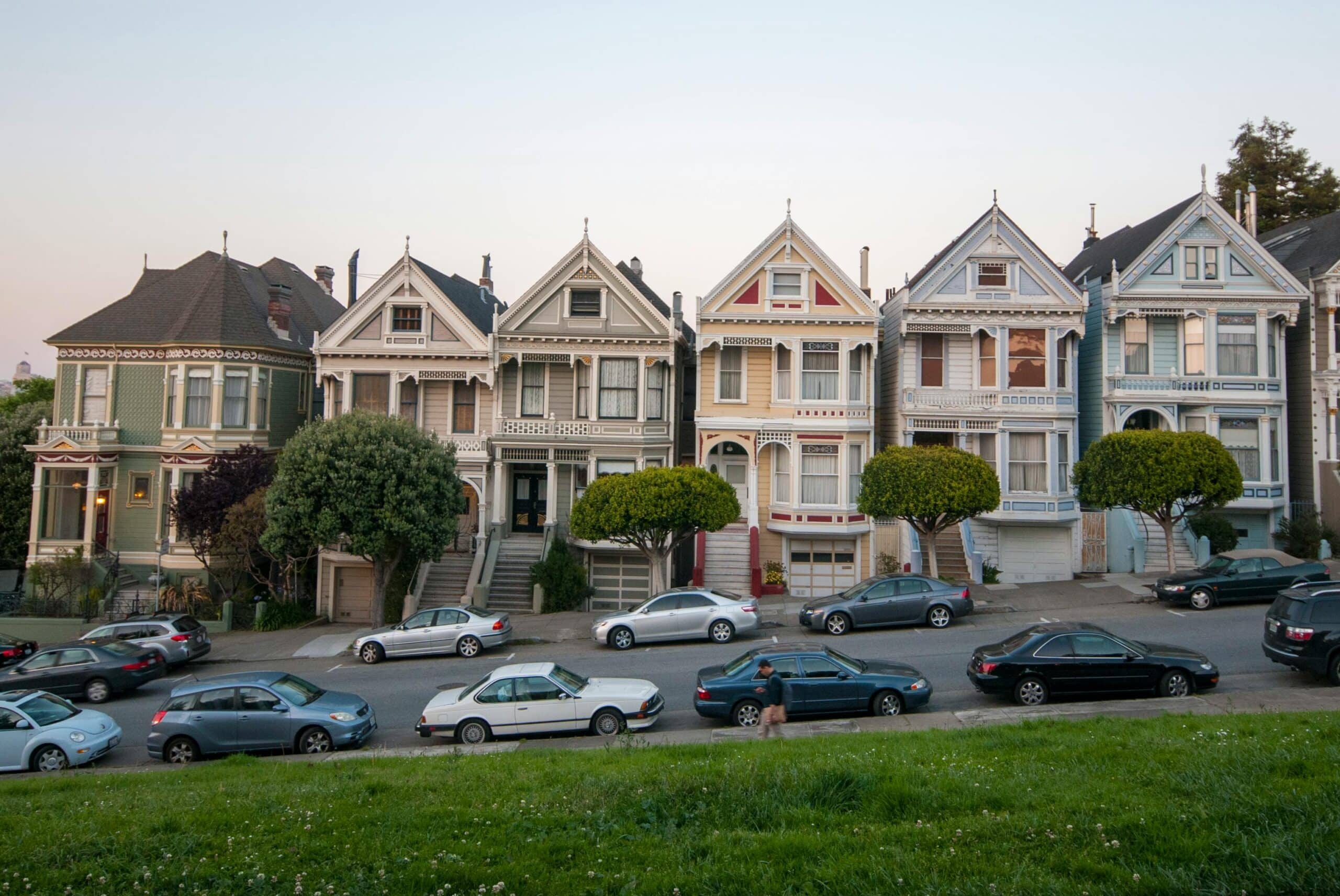 San Francisco neighborhood featuring rolling hills and colorful home